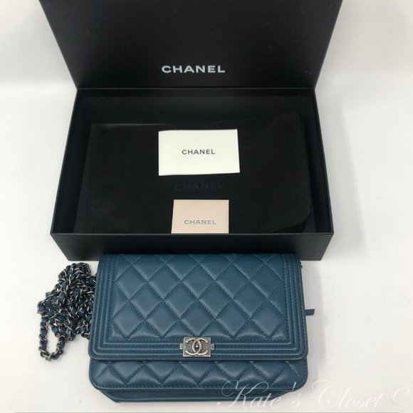 CHANEL Lambskin Boy Flap Wallet in Chain - Picture 3 of 14